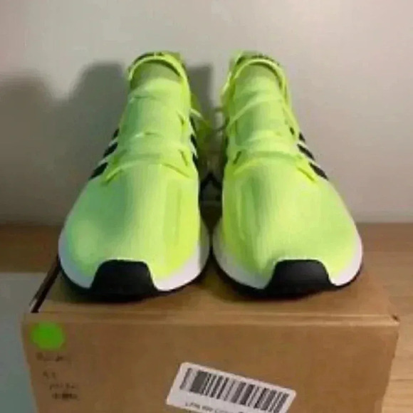 L NEW Men's Adidas Shoes- Yellow- US 9.5 - Picture 3 of 4